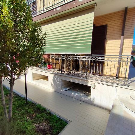 Appartamento In Contesto Famigliare Con Giardino - 蒂沃利泰尔梅 外观 照片